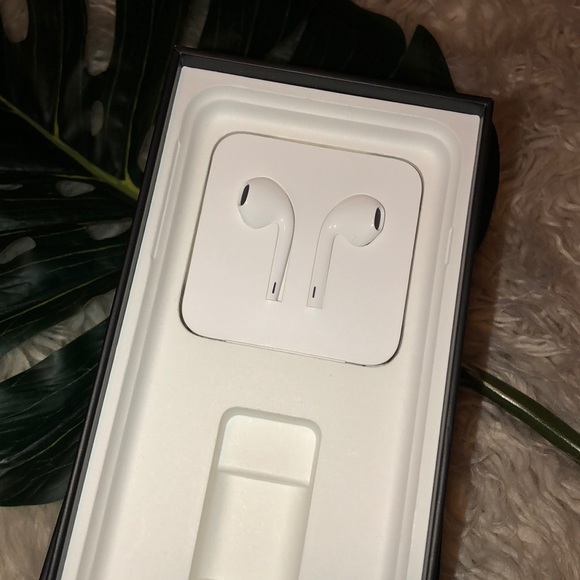 Apple Accessories - Apple EarPods with Lightning Connector (NWOT)